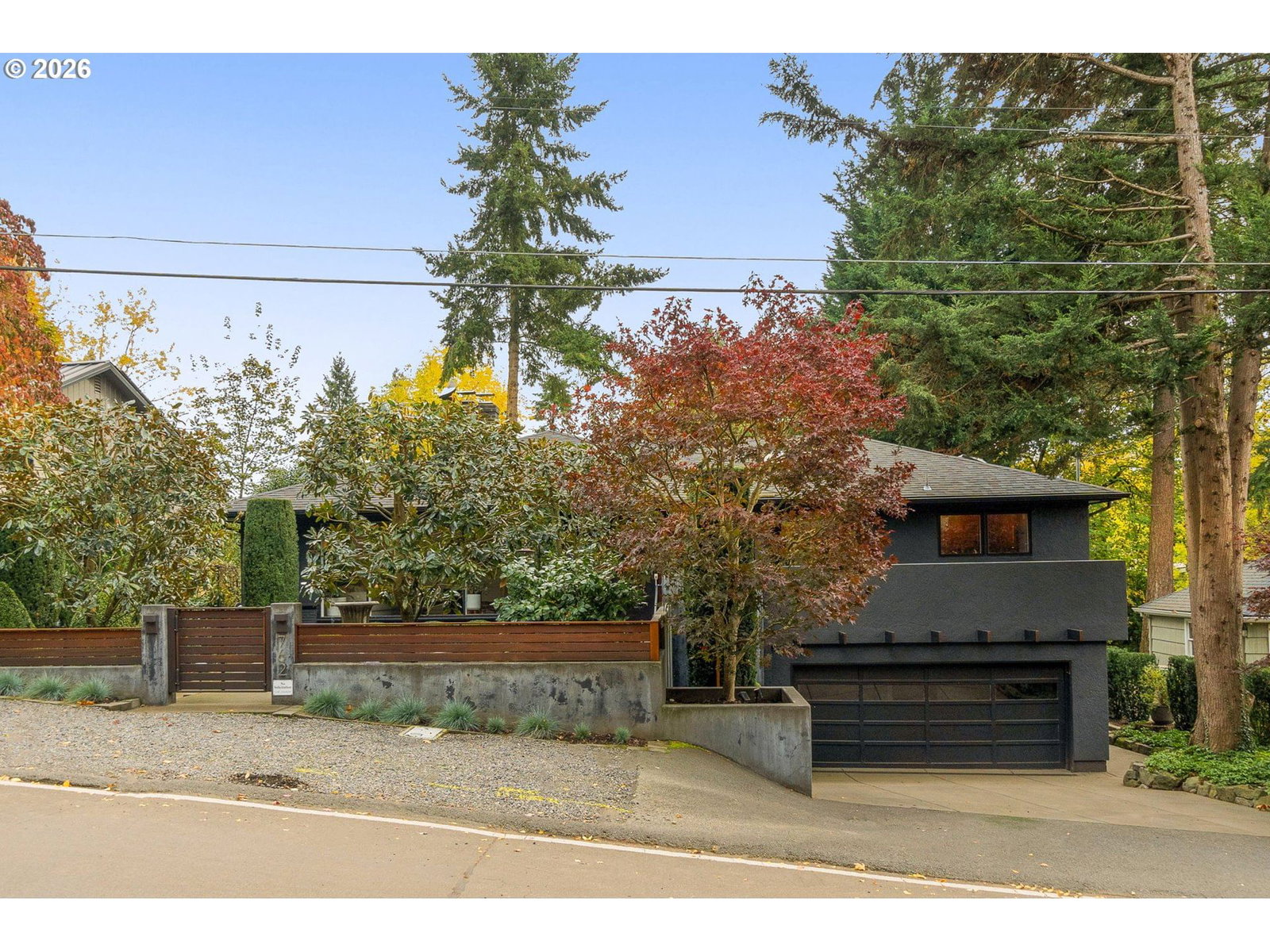 762 LAKE FOREST DR