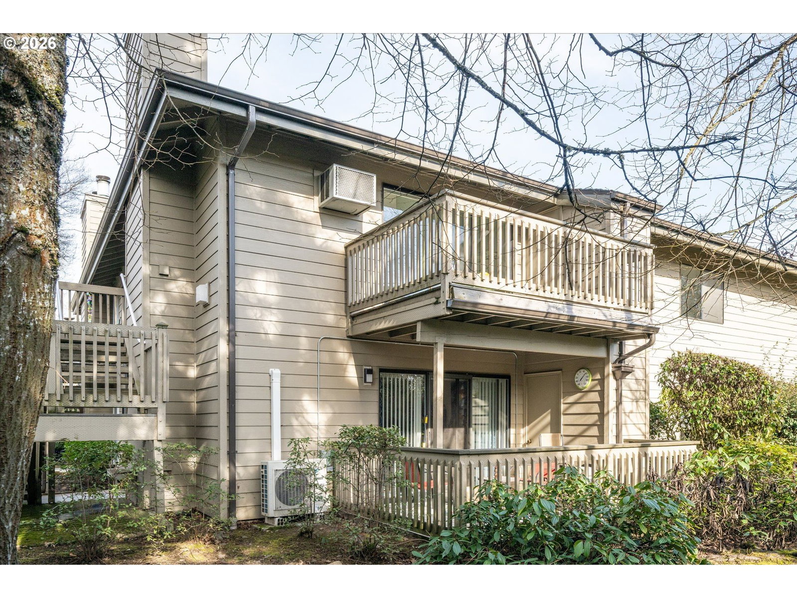 Listing photo 4 of 38, 1927 LAKE ISLE DR, Eugene, OR, 97401