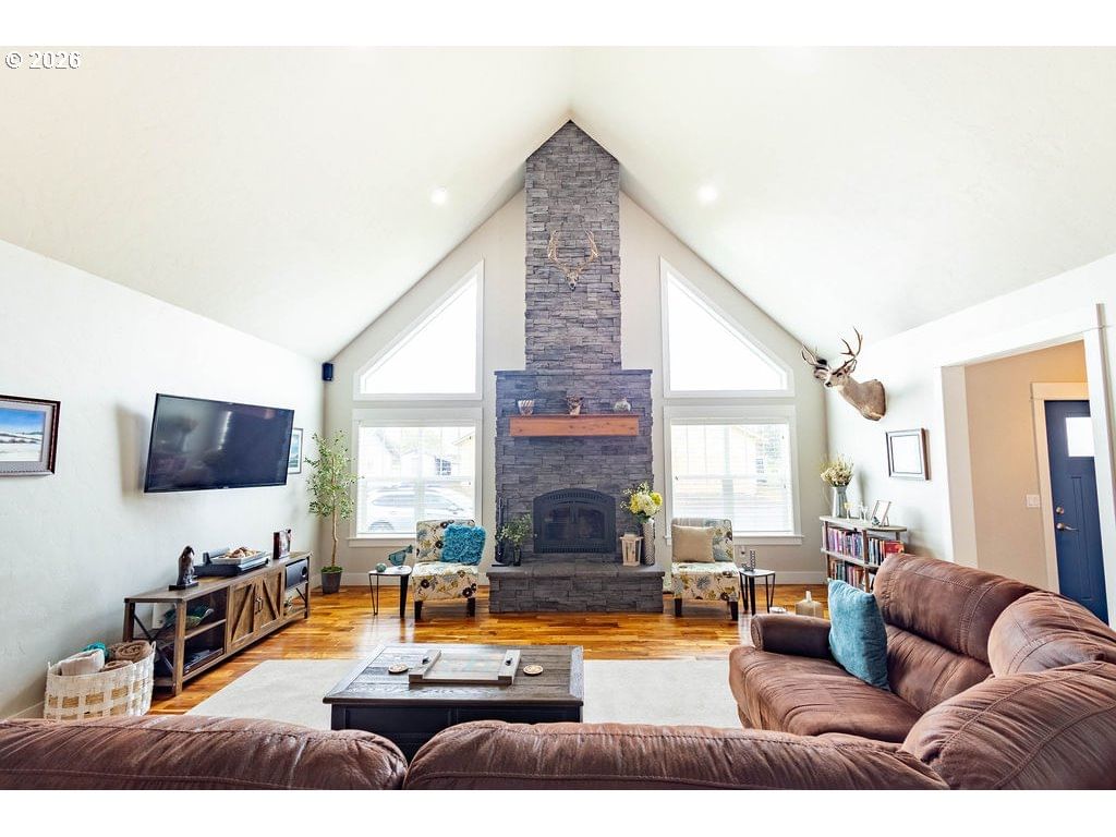 Listing photo 5 of 34, 10501 I AVE, Island City, OR, 97850