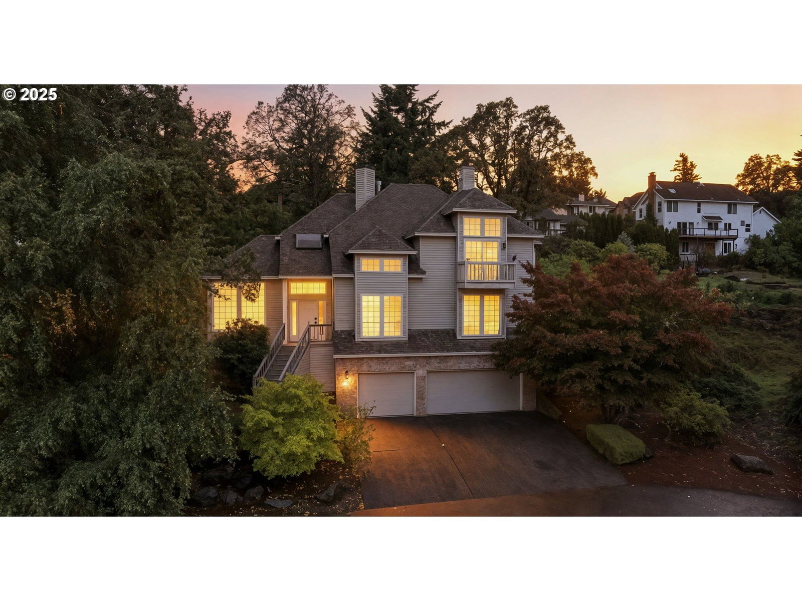 1808 HALL CT