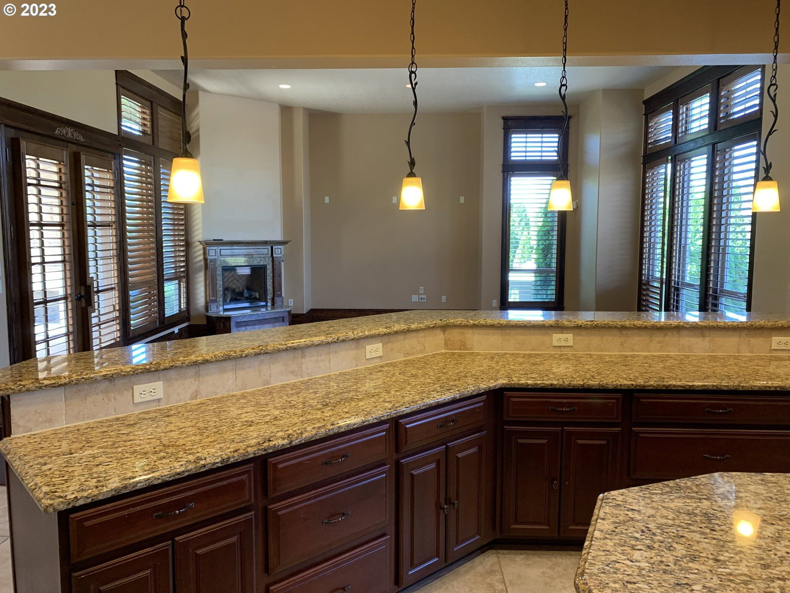 Listing photo 4 of 43, 20420 SW LEONARDO LN, Beaverton, OR, 97007