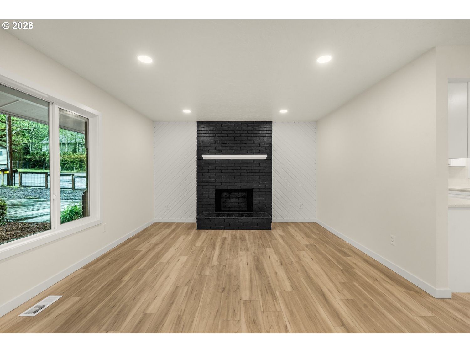 Listing photo 4 of 25, 7923 SE 105TH AVE, Portland, OR, 97266