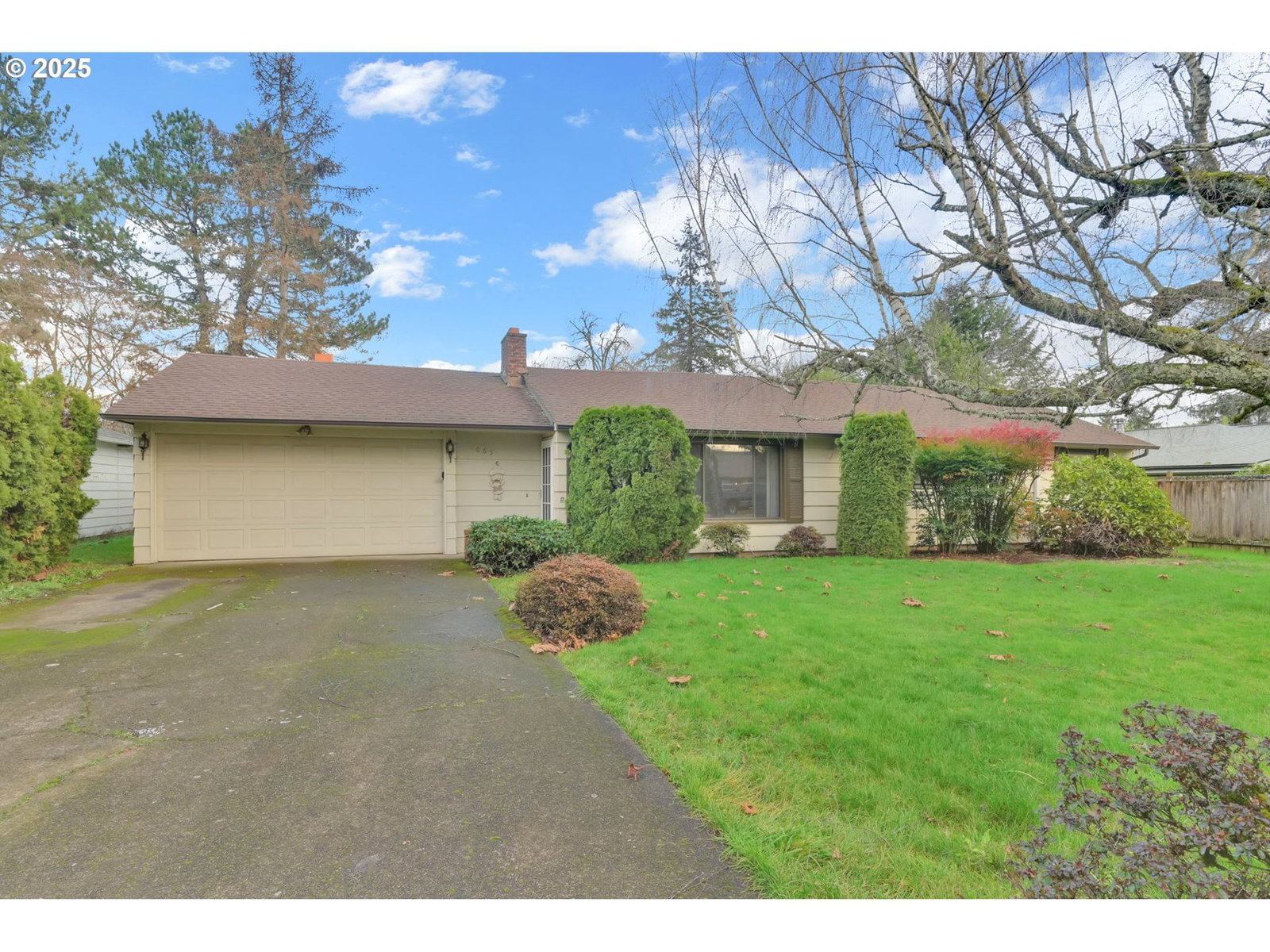 Primary listing photo, 1665 EVERGREEN DR, Eugene, OR, 97404