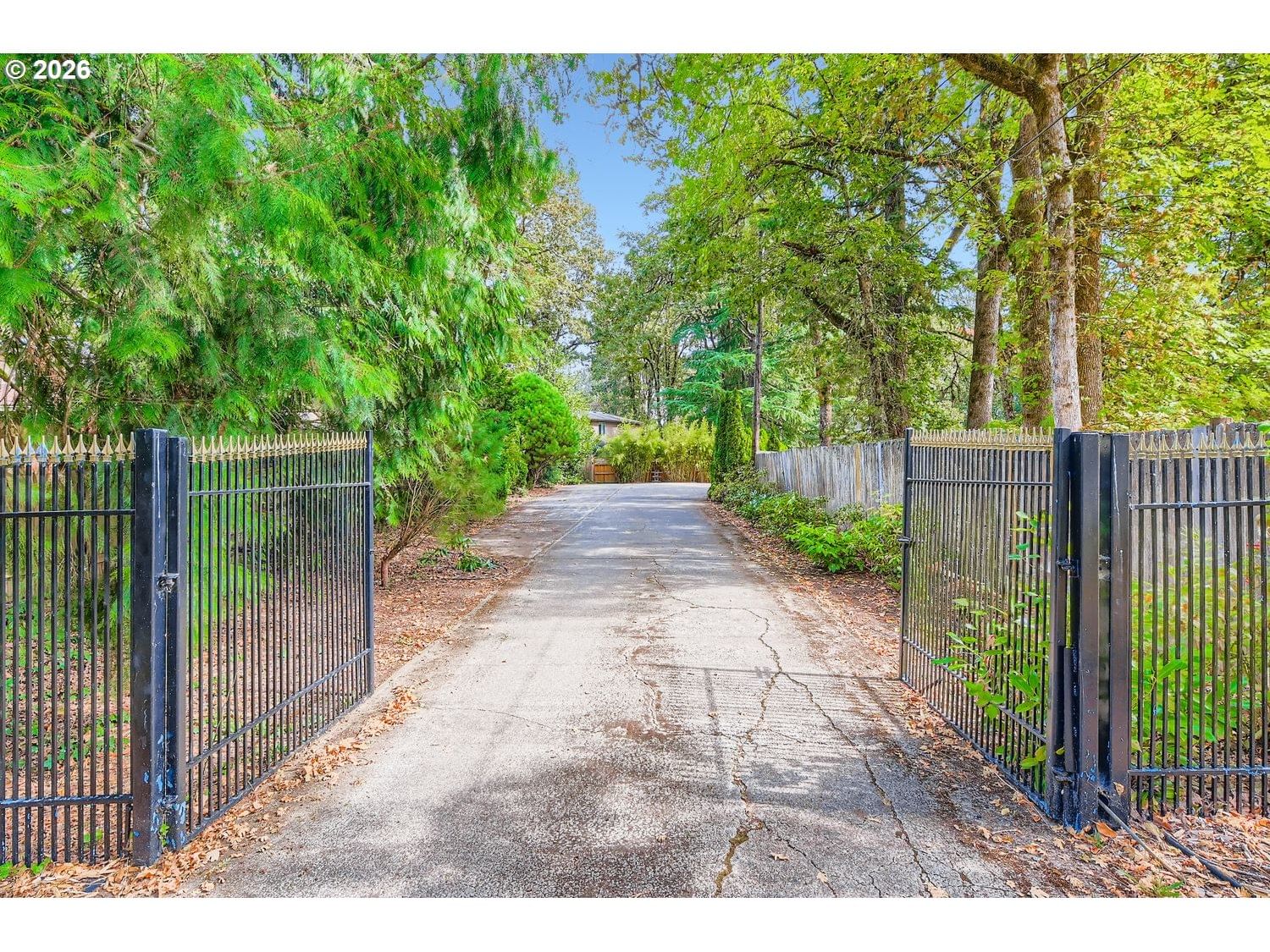 Listing photo 4 of 47, 16620 SE HAMPSHIRE LN, Milwaukie, OR, 97267