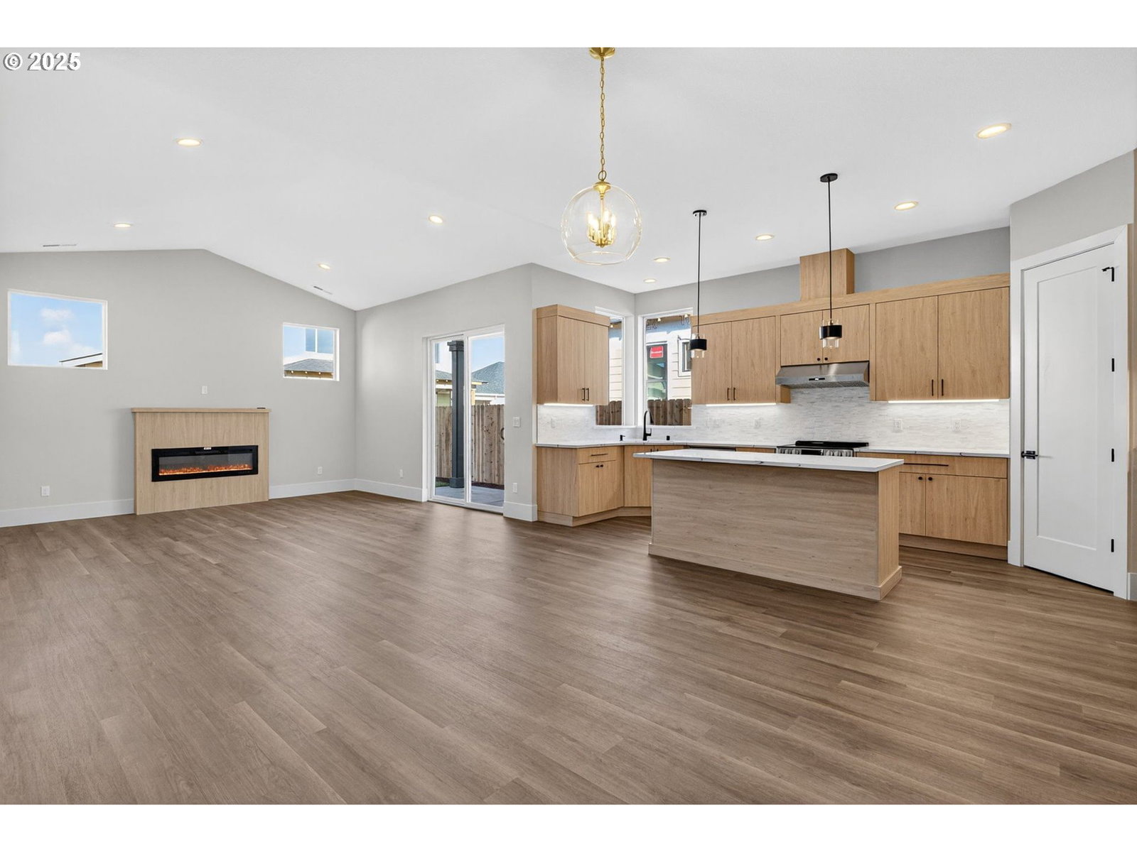 Listing photo 4 of 34, 736 SE 35th ST, Battle Ground, WA, 98604