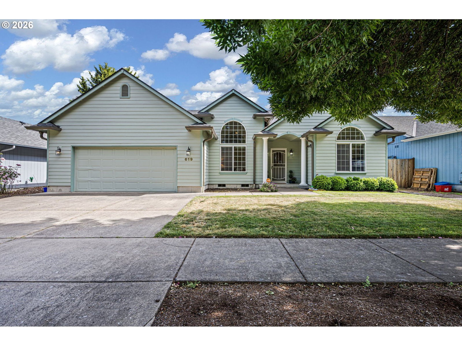 Listing photo 1 of 6