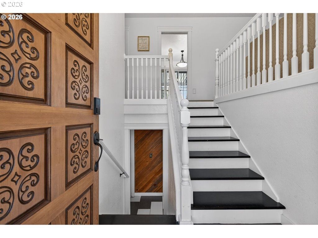 Listing photo 4 of 48, 820 NE 168TH PL, Portland, OR, 97230