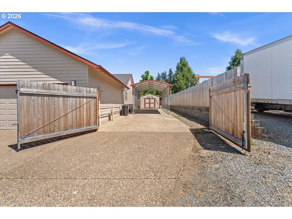 Listing photo 4 of 48, 20014 AUGUSTA DR, Oregon City, OR, 97045