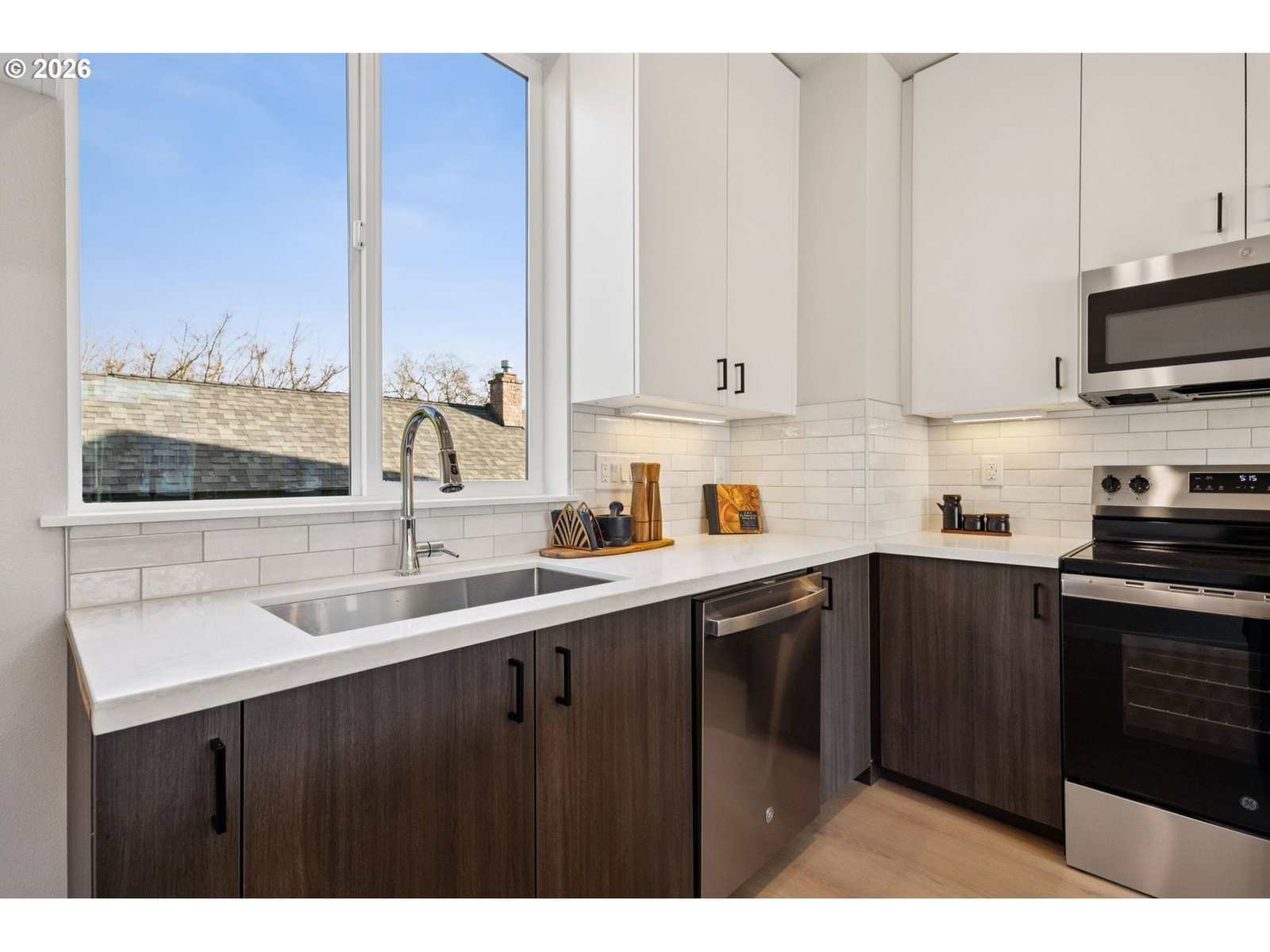 Listing photo 5 of 20, 1731 SE CLATSOP ST, Portland, OR, 97202