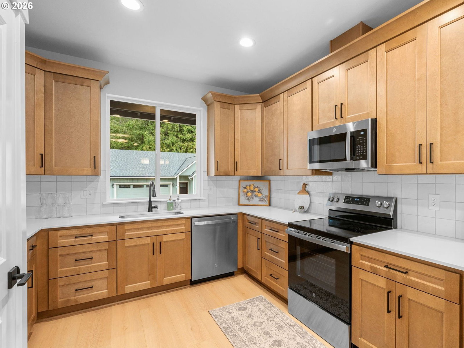 Listing photo 4 of 36, 2250 NE 207th PL, Fairview, OR, 97024