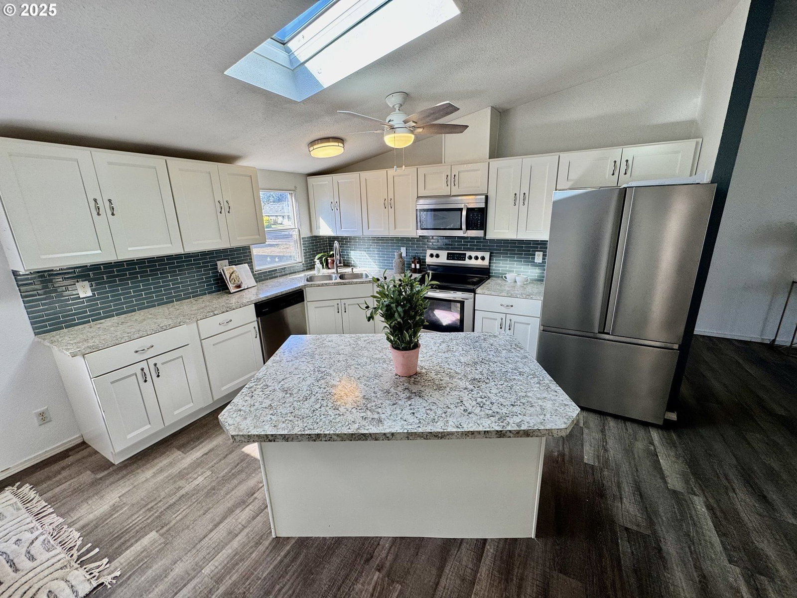 Listing photo 5 of 23, 14217 NE 10TH AVE, Vancouver, WA, 98685