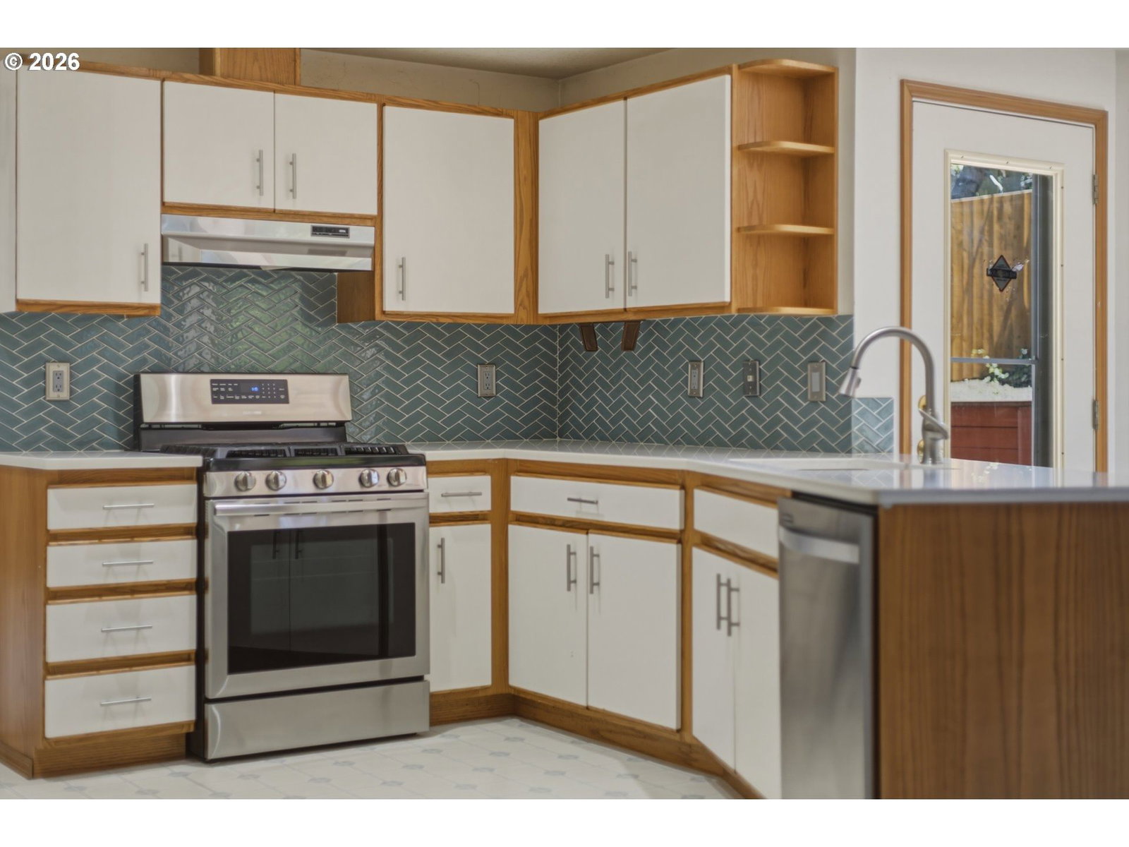 Listing photo 5 of 29, 5002 SW VACUNA ST, Portland, OR, 97219