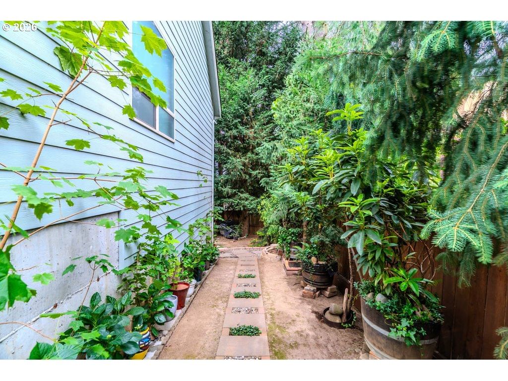 Listing photo 4 of 33, 703 SE ANDERSON LN, Gresham, OR, 97080