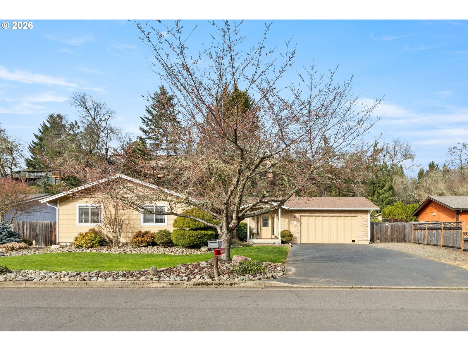 Primary listing photo, 137 N RIVER DR, Roseburg, OR, 97470