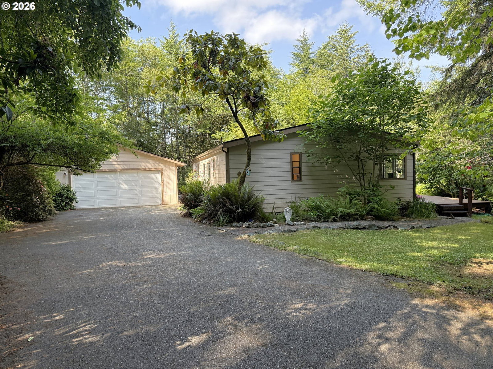 Listing photo 1 of 6