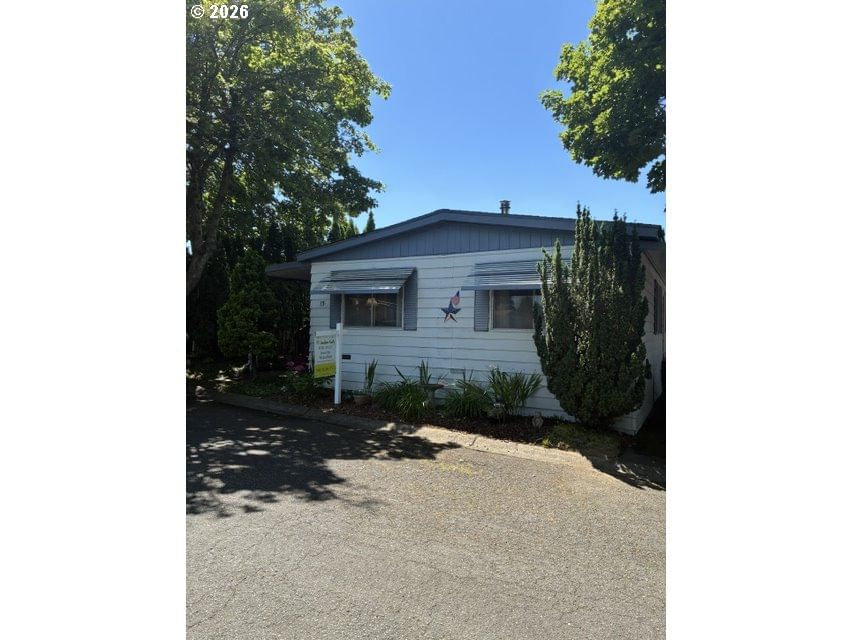 Listing photo 1 of 6