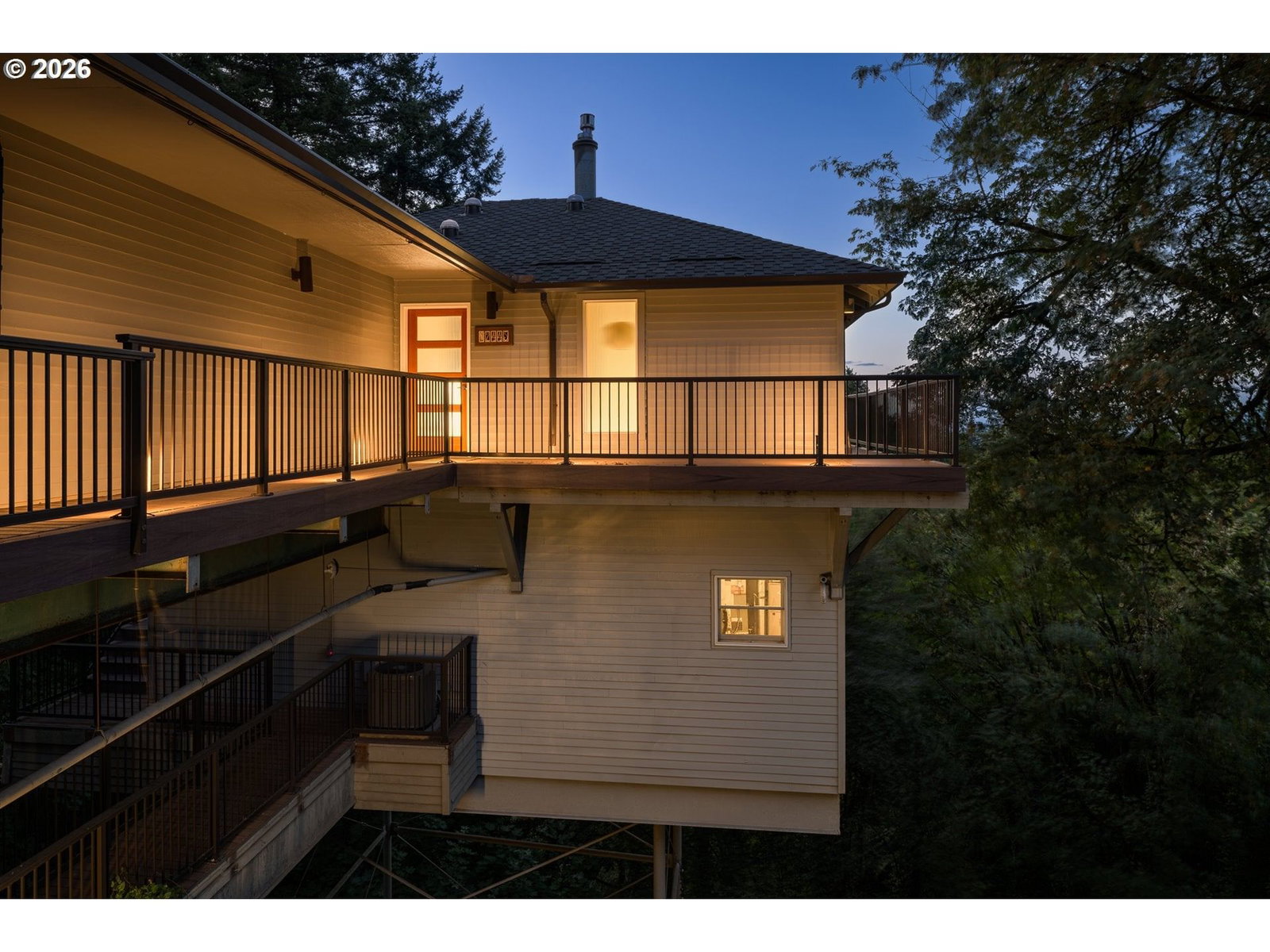 2445 SW MONTGOMERY DR