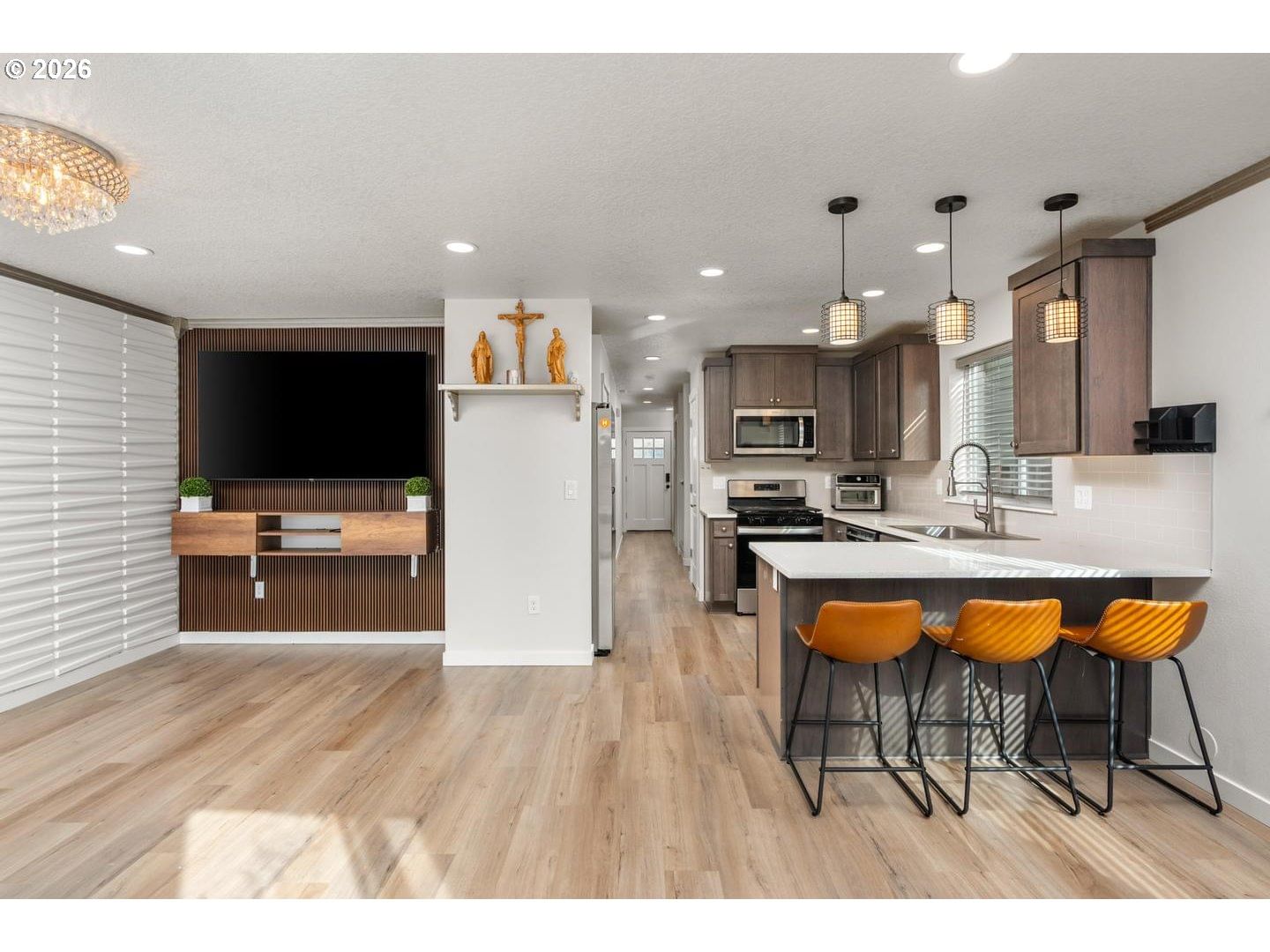 Listing photo 5 of 30, 7052 SE FIR AVE, Portland, OR, 97206