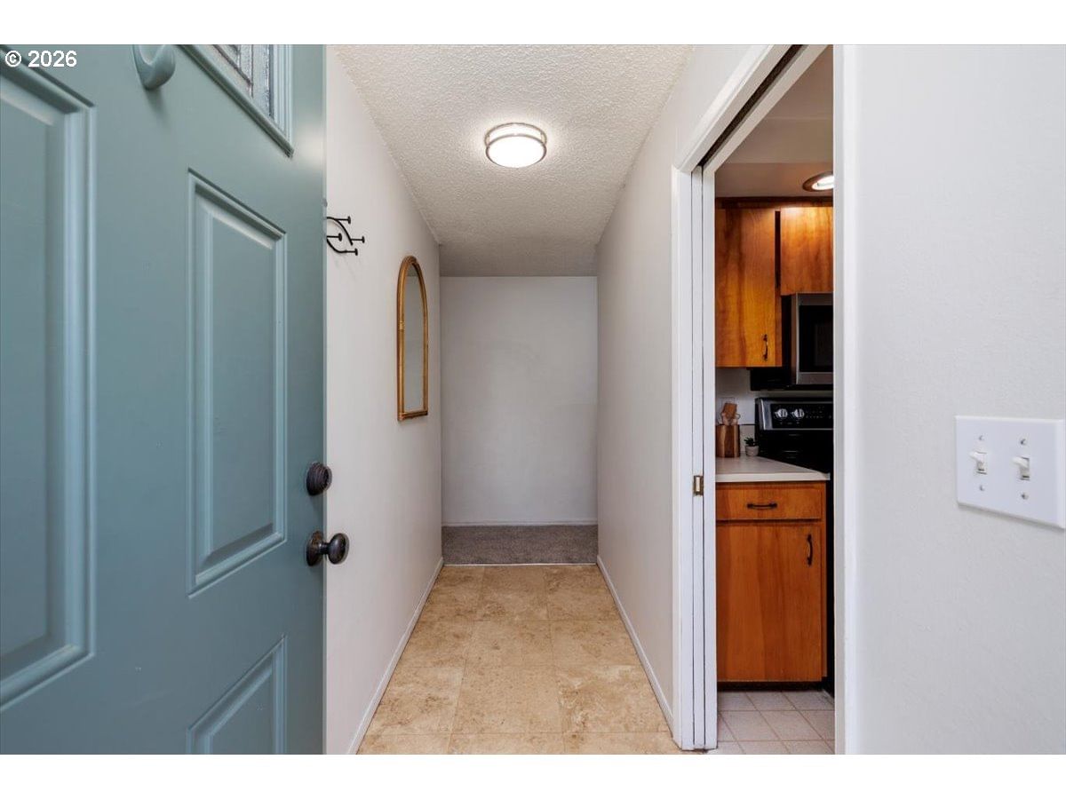 Listing photo 4 of 24, 11725 SW BLAKENEY ST, Beaverton, OR, 97008