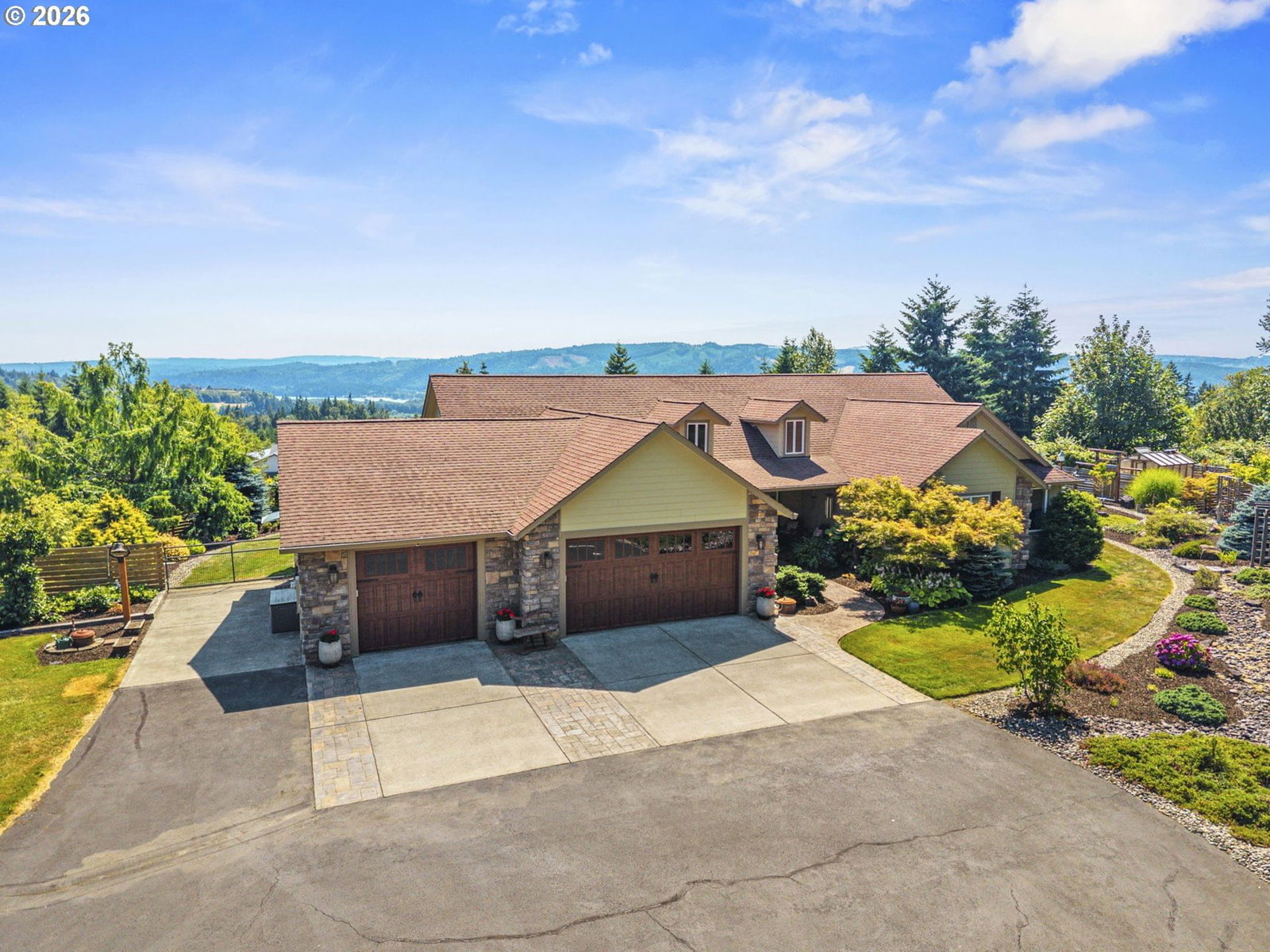 Listing photo 1 of 6