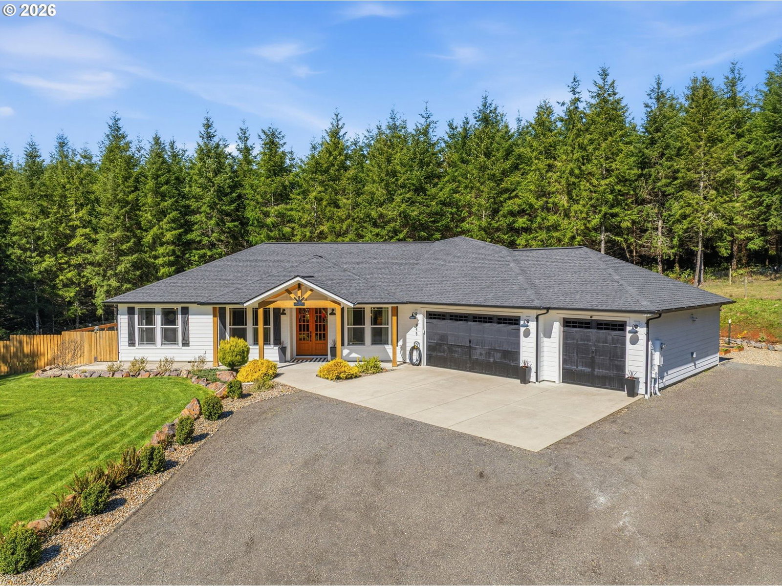 Primary listing photo, 945 THIMBLEBERRY DR, Castle Rock, WA, 98611