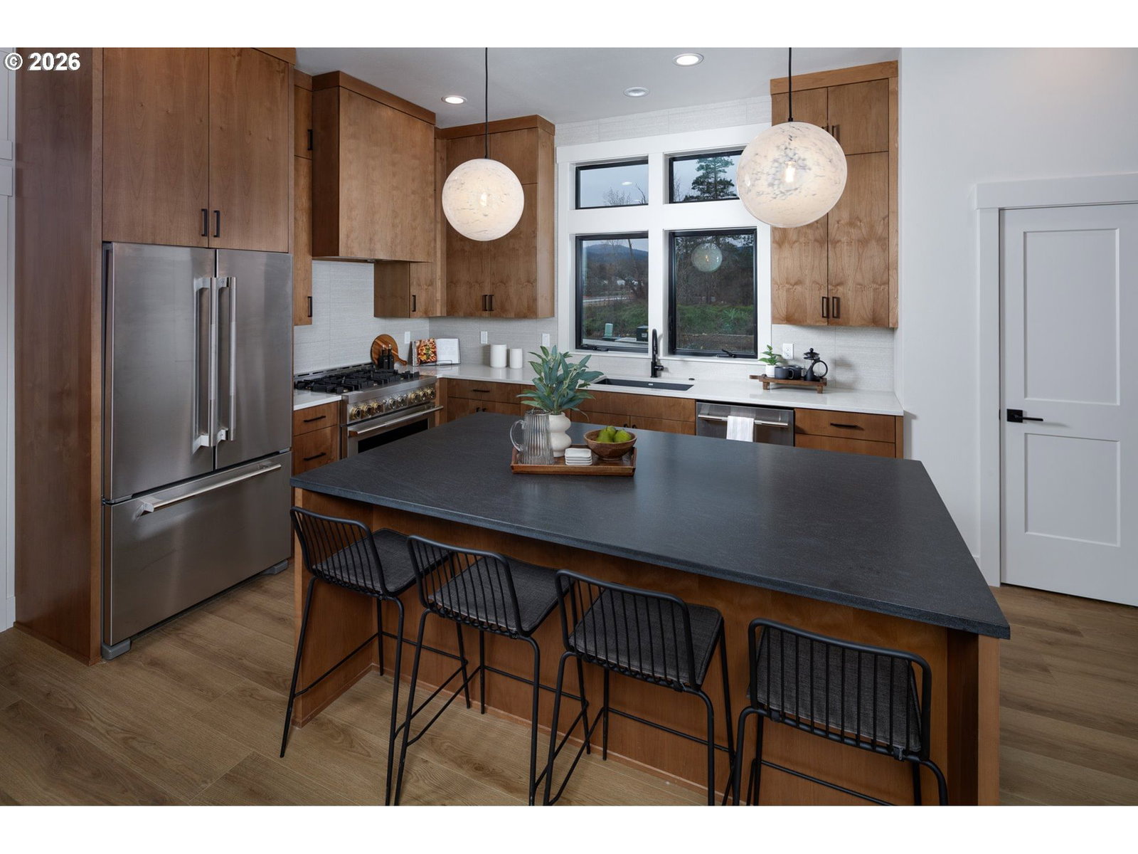 Listing photo 5 of 17, 1116 Rock Creek RD, Hood River, OR, 97031
