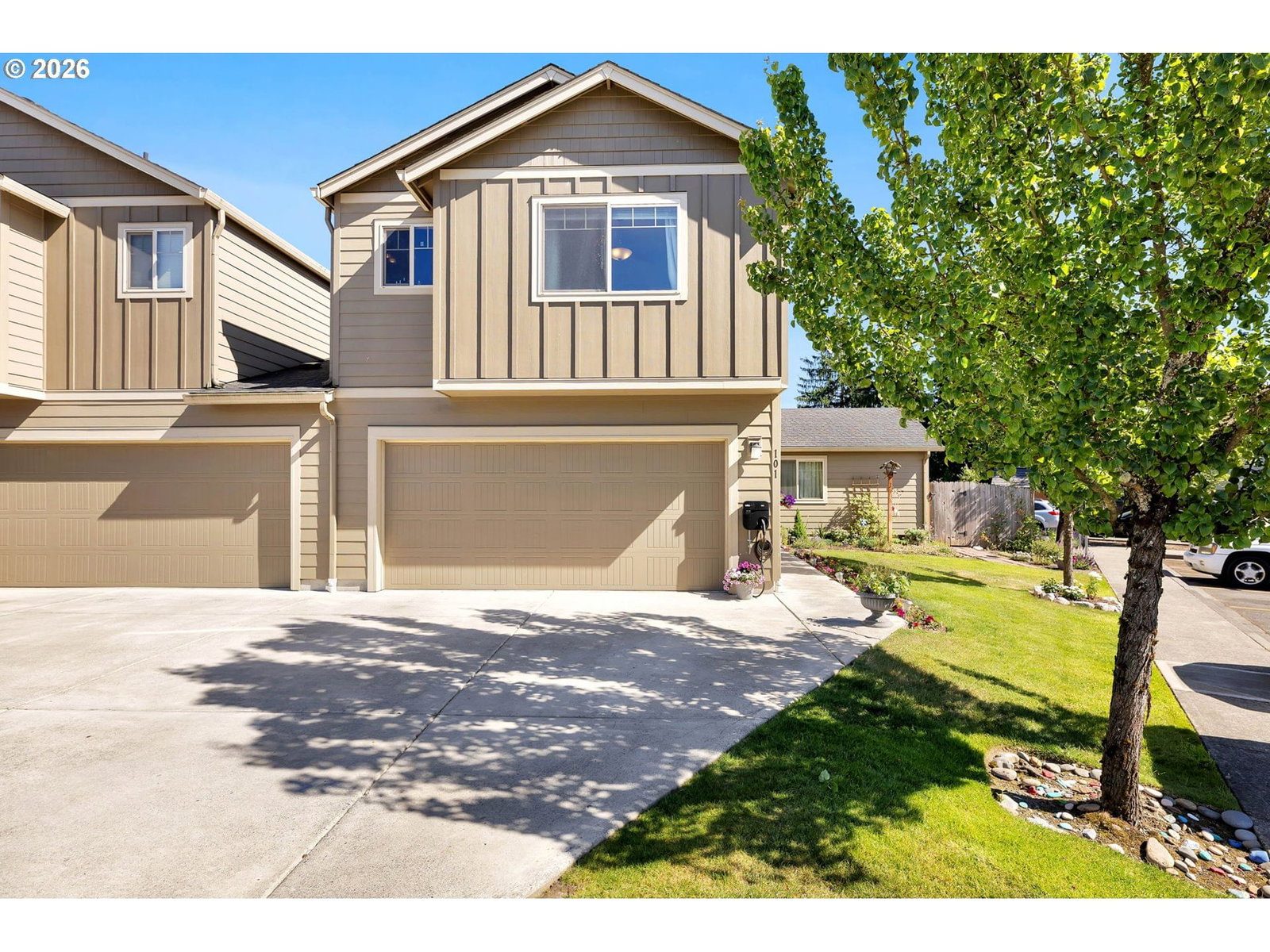Listing photo 1 of 6