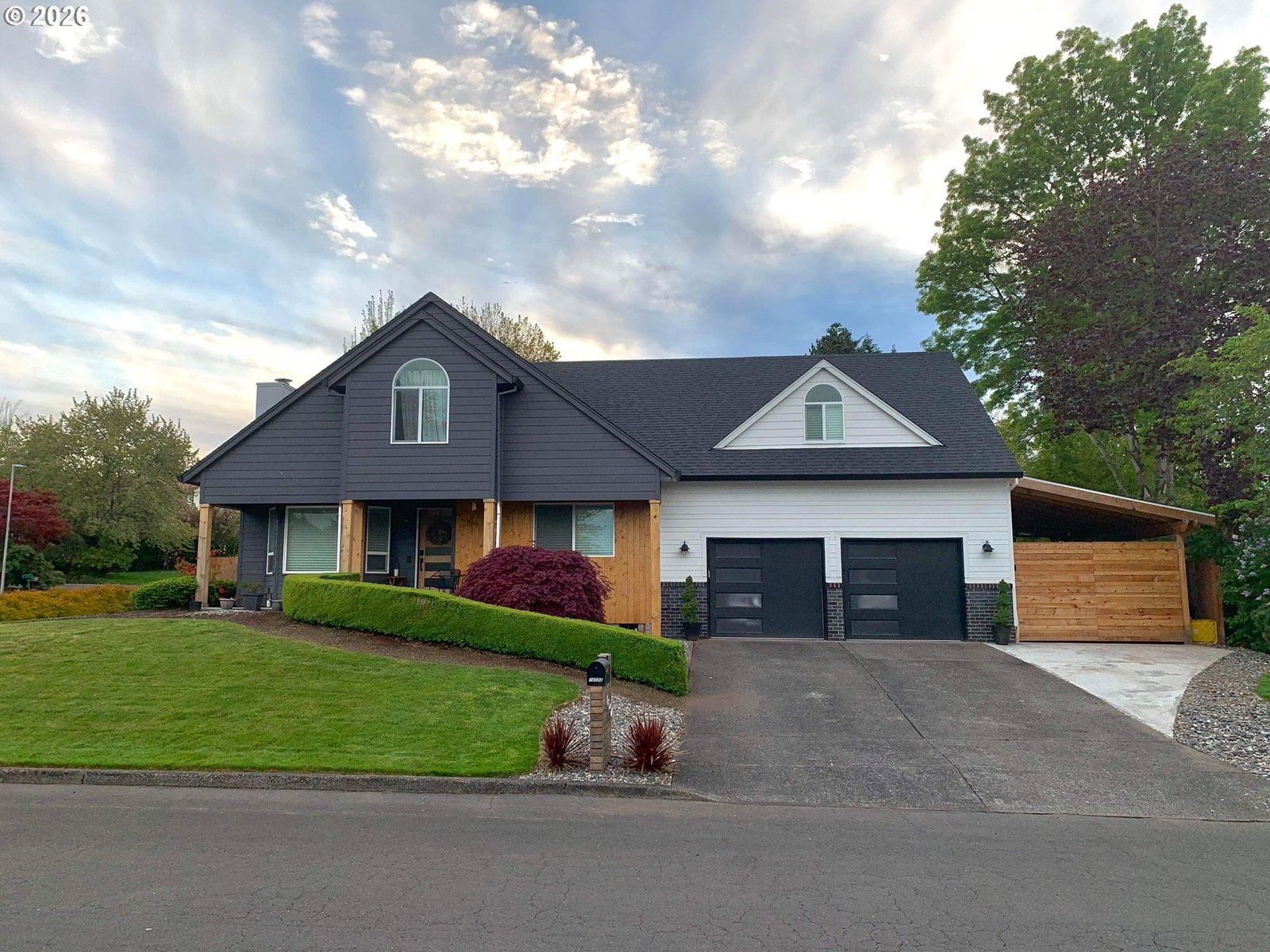 Listing photo 1 of 6