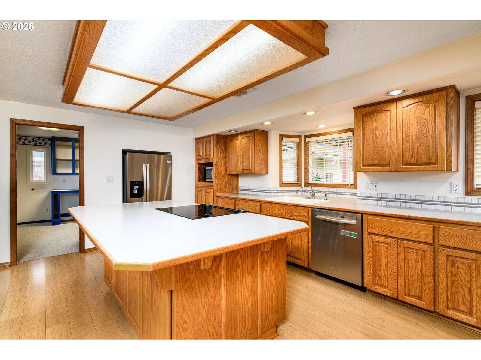 Listing photo 5 of 33, 1108 SE 168TH AVE, Portland, OR, 97233