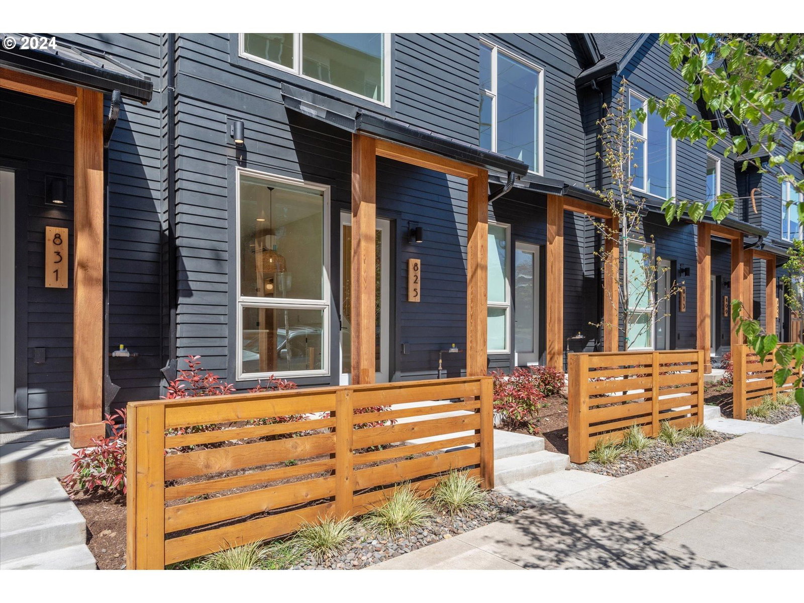 Listing photo 5 of 35, 813 N FAILING ST, Portland, OR, 97227