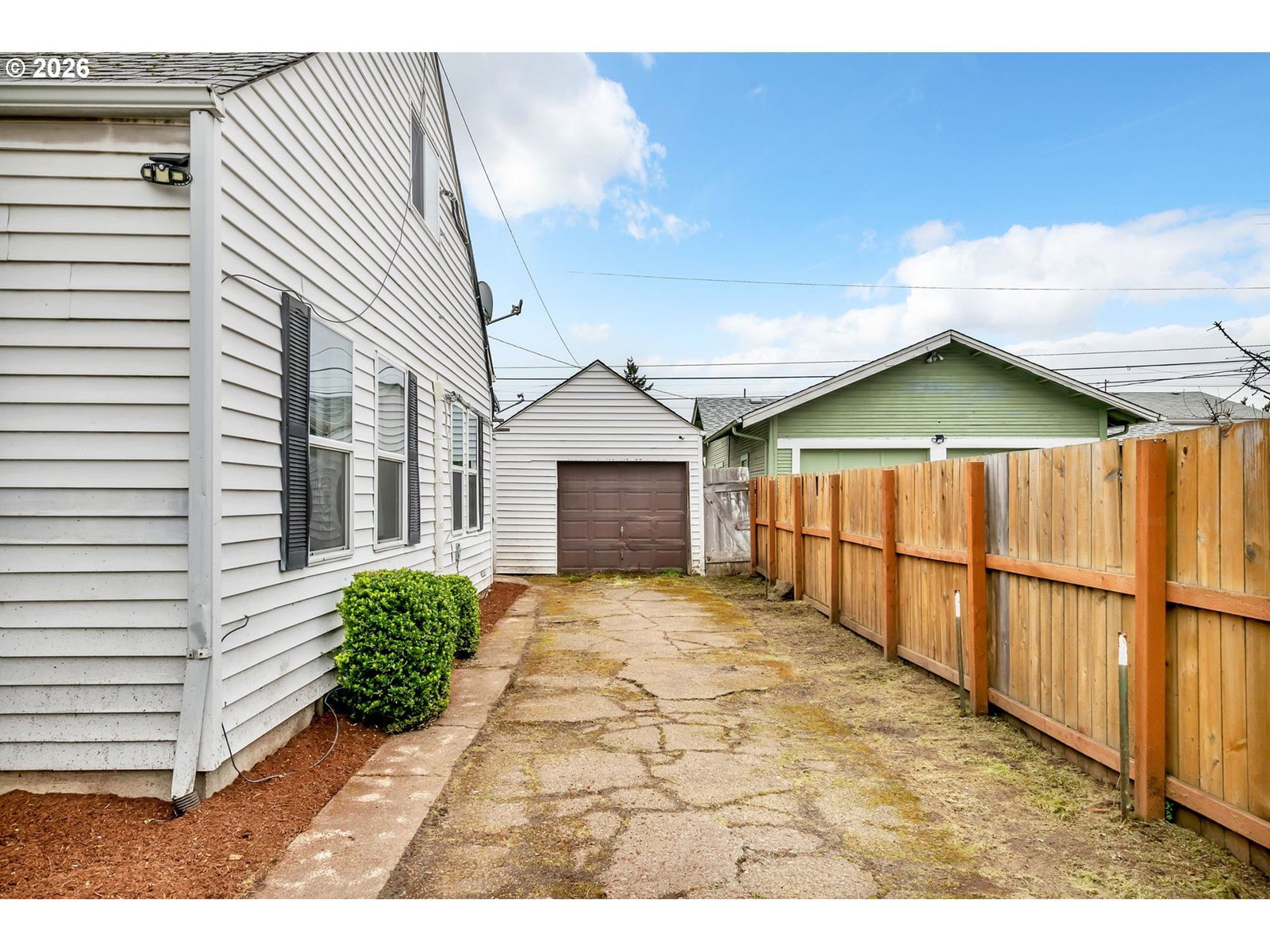 Listing photo 4 of 48, 648 JUNIPER ST, Junction City, OR, 97448