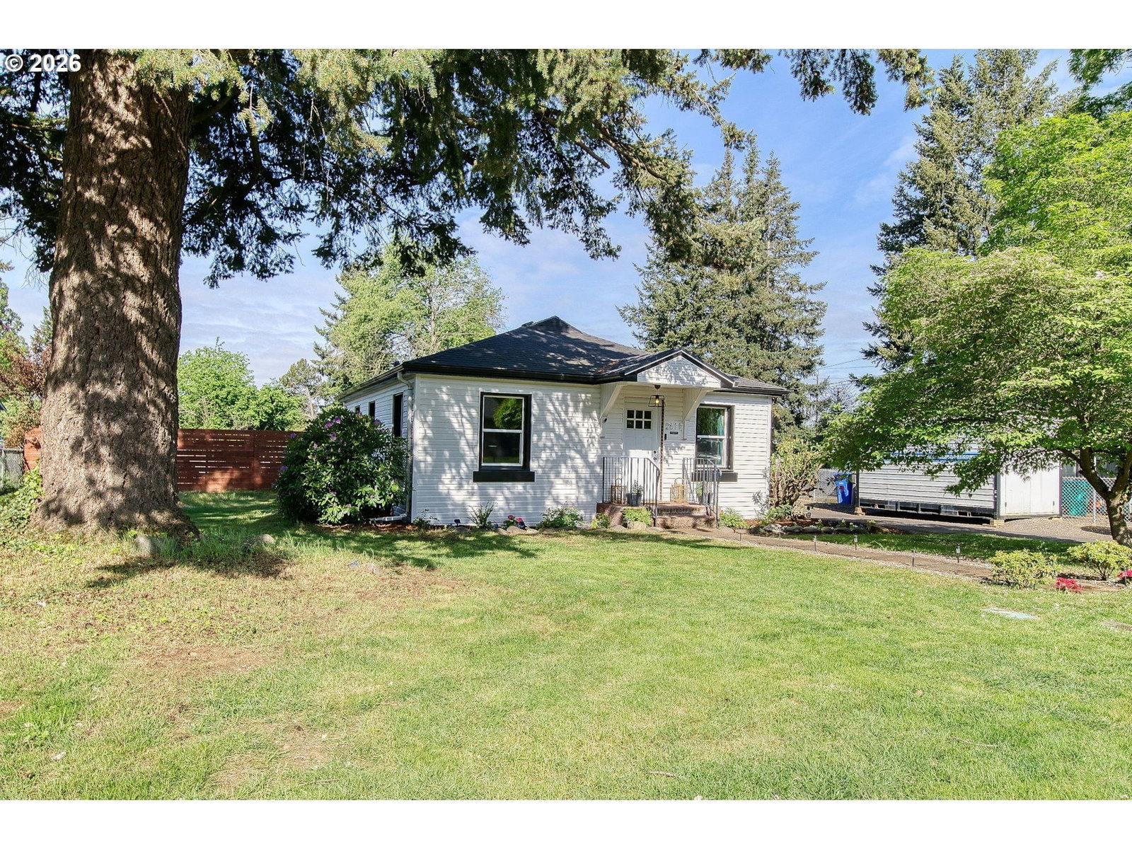 Listing photo 4 of 36, 2611 SE 153RD AVE, Portland, OR, 97236