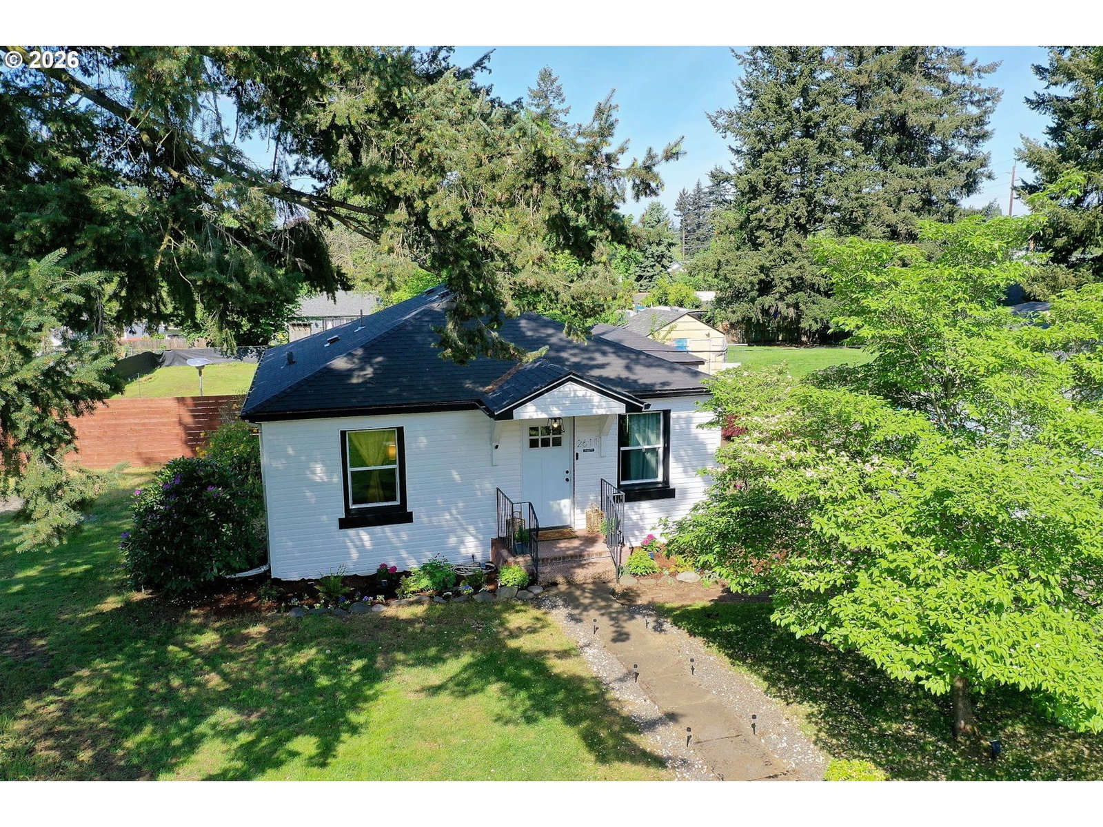 Listing photo 5 of 36, 2611 SE 153RD AVE, Portland, OR, 97236