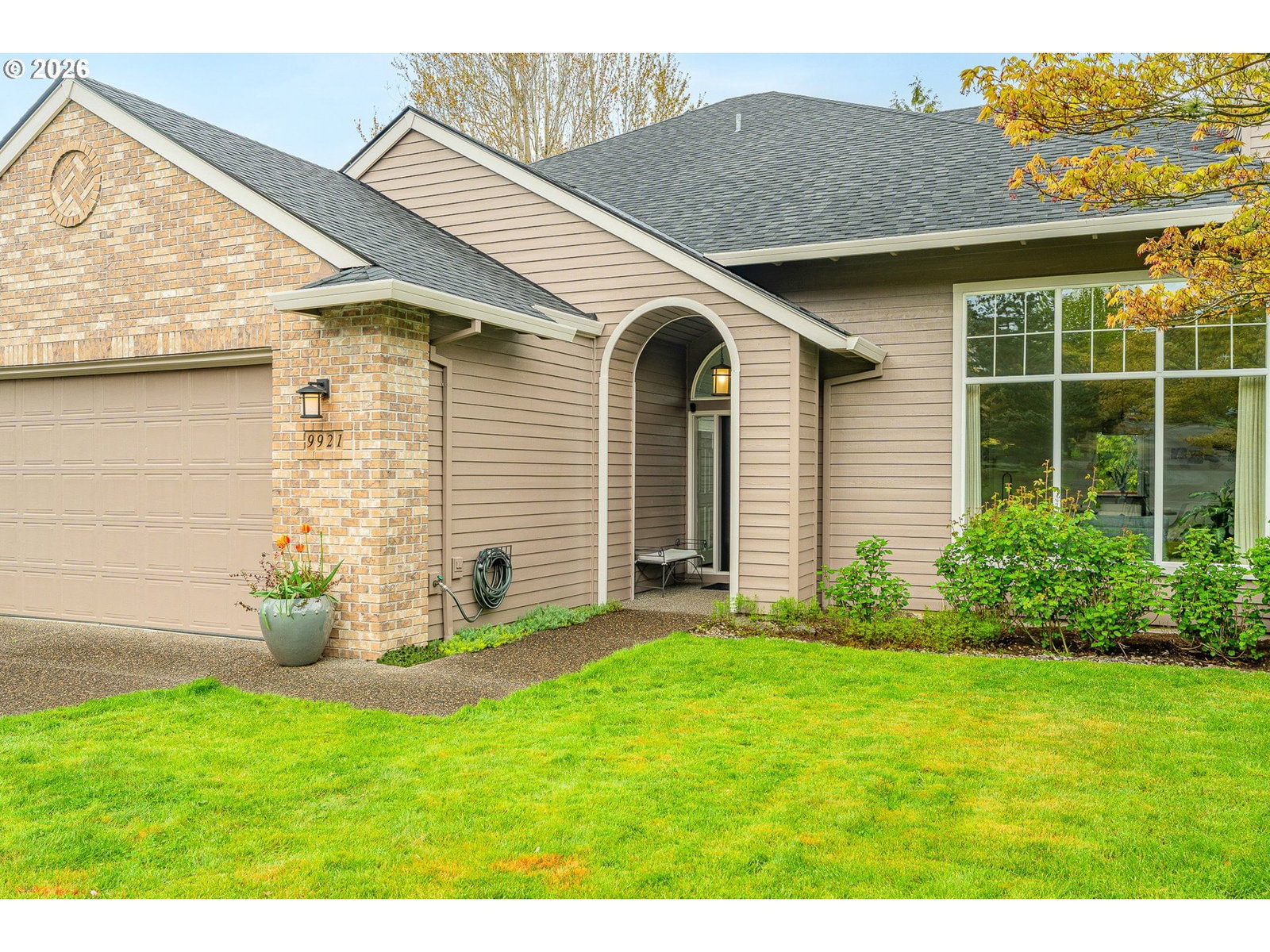 Listing photo 4 of 47, 9921 MARING DR, Portland, OR, 97229
