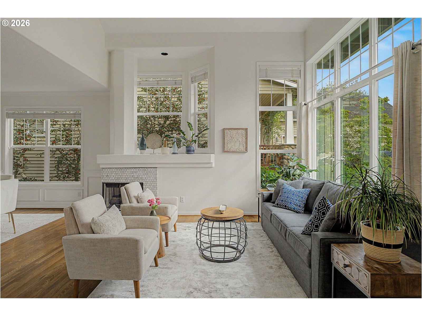 Listing photo 5 of 47, 9921 MARING DR, Portland, OR, 97229