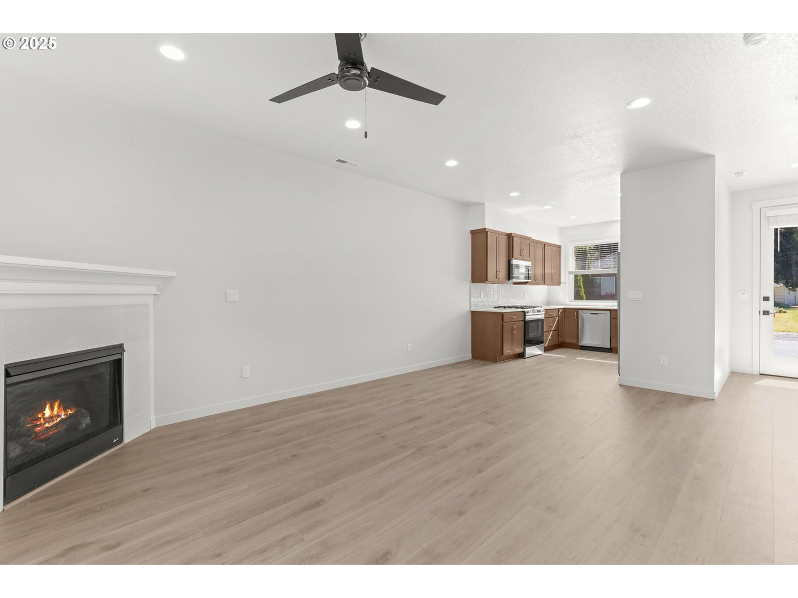 Listing photo 5 of 37, 491 NE ELLIOTT AVE, Gresham, OR, 97030