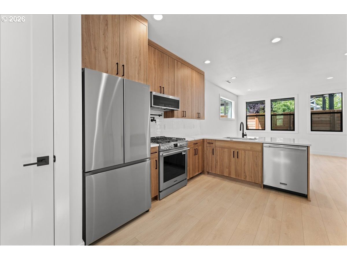 Listing photo 5 of 18, 310 G AVE #5, Lake Oswego, OR, 97034