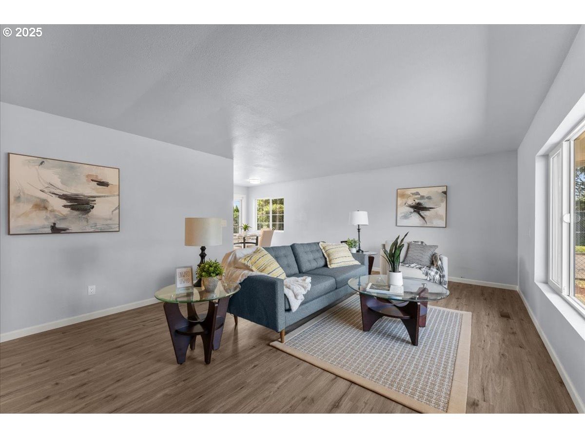 Listing photo 4 of 25, 6704 SE NEHALEM ST, Portland, OR, 97206