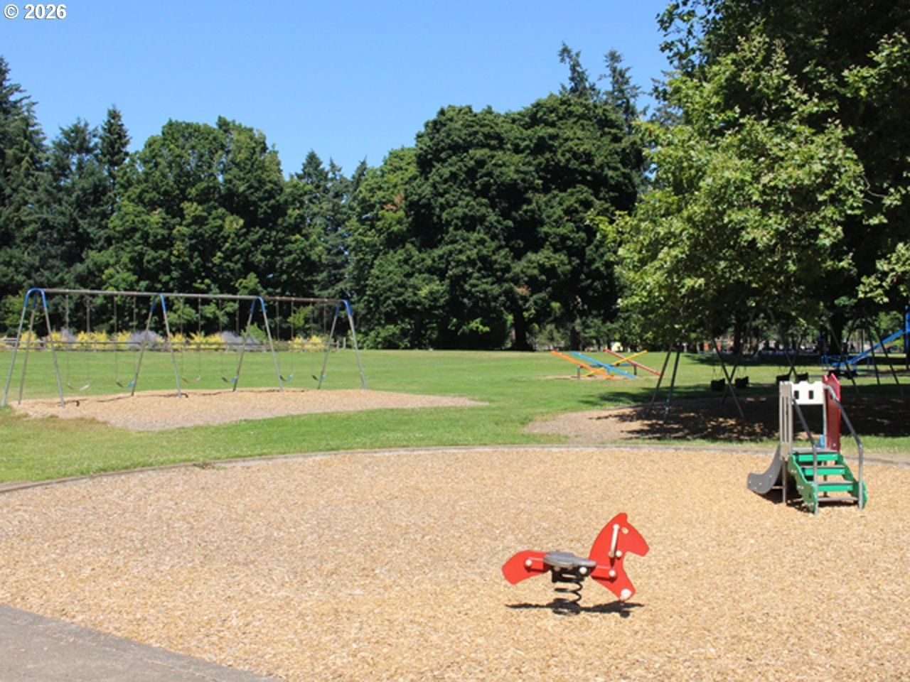Listing photo 4 of 35, 5605 SE STEELE ST, Portland, OR, 97206