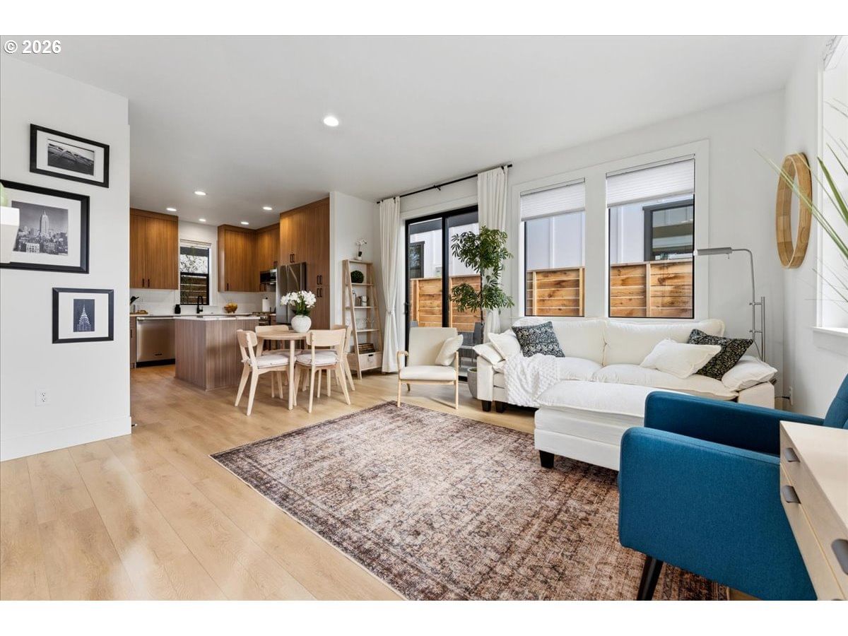 Listing photo 5 of 34, 804 3rd ST #C1, Lake Oswego, OR, 97034