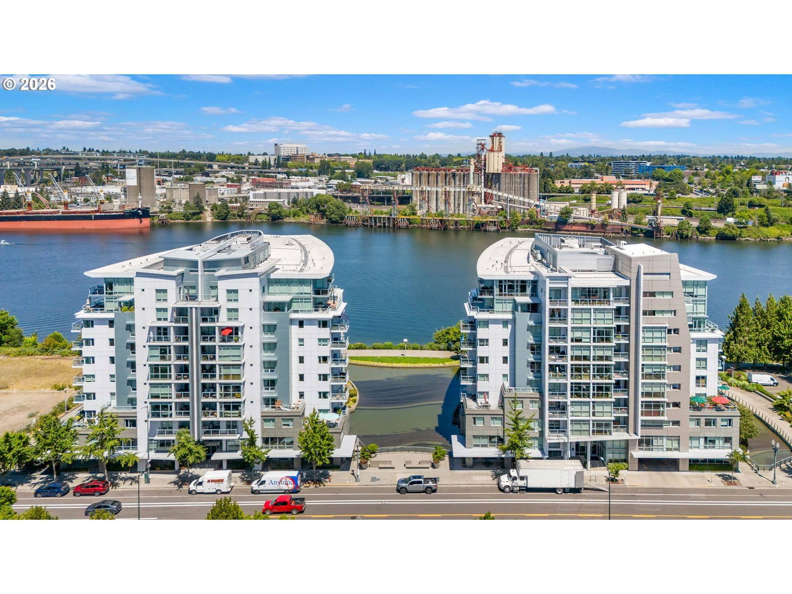 1310 NW NAITO PKWY #706A