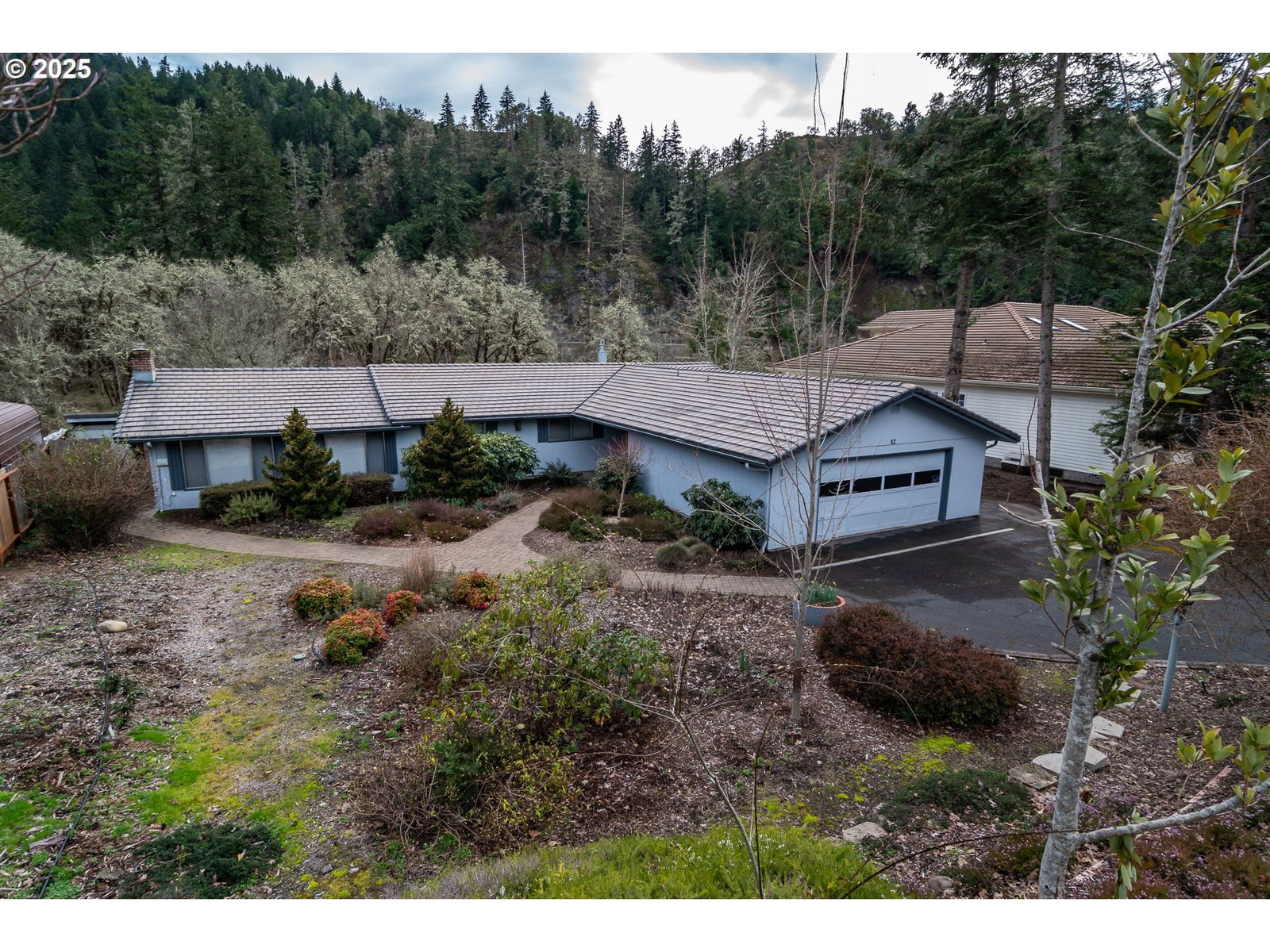 Primary listing photo, 82 N RIVER DR, Roseburg, OR, 97470