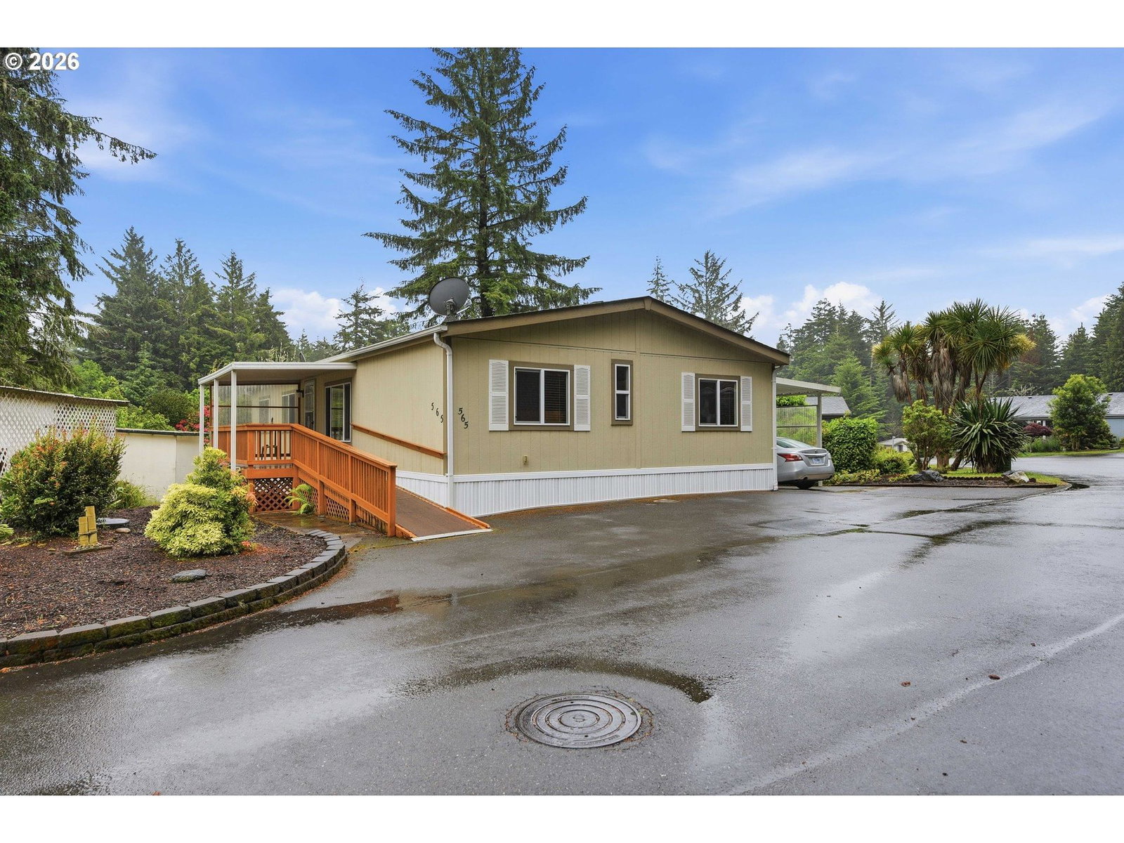 Listing photo 1 of 6