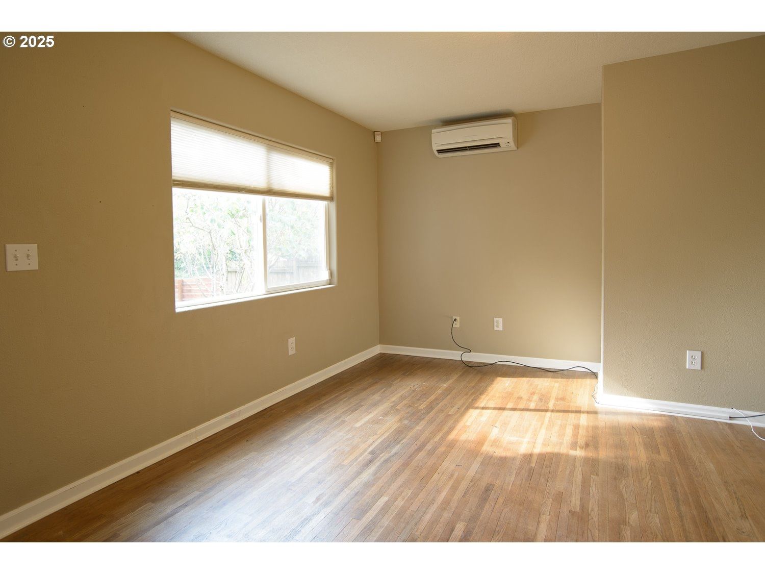 Listing photo 5 of 21, 5256 NE 72ND AVE, Portland, OR, 97218