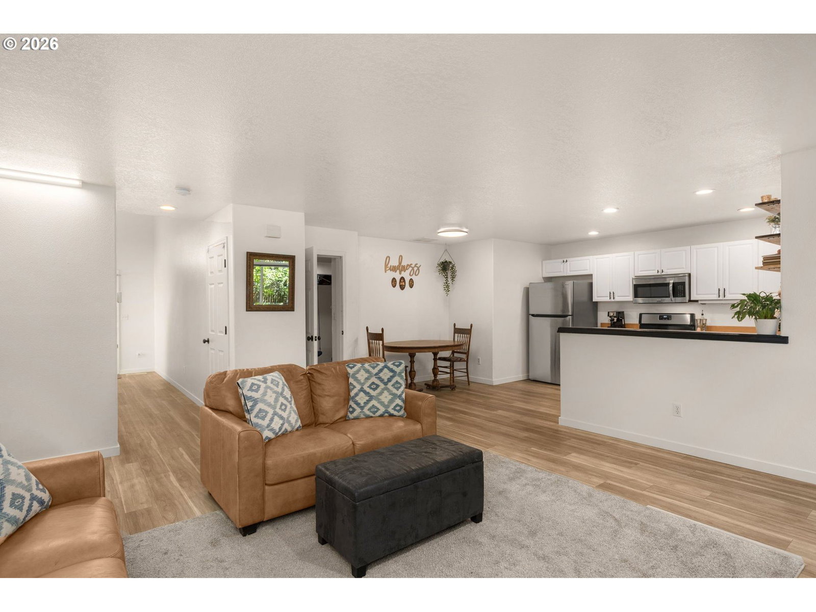 Listing photo 5 of 27, 5098 NE SCHOELER CIR, Hillsboro, OR, 97124