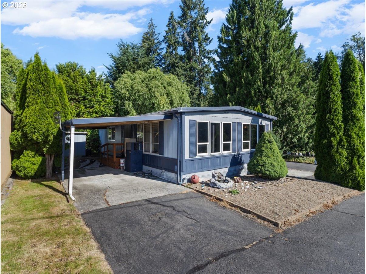 Listing photo 1 of 6