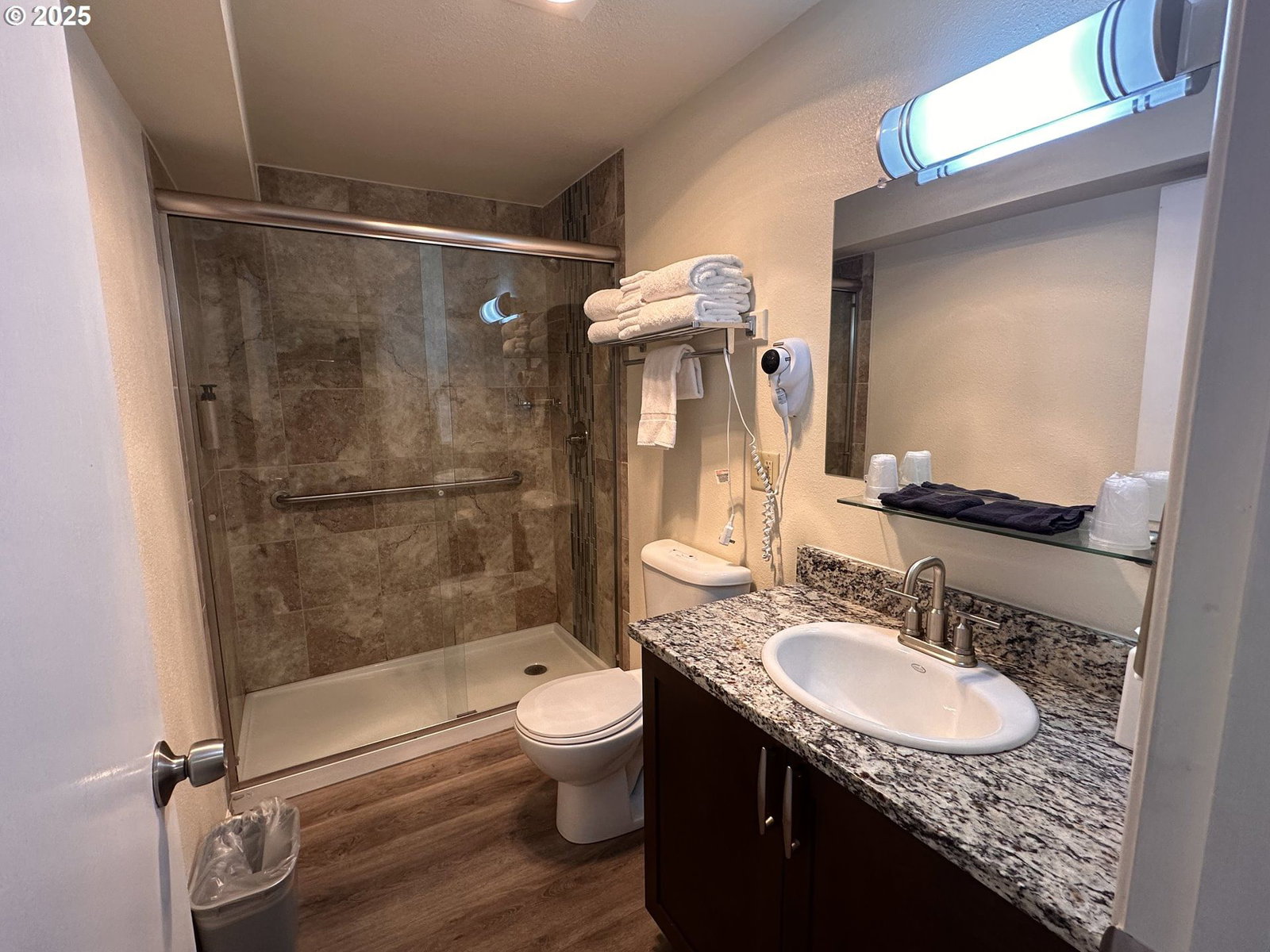 Listing photo 4 of 21, 88416 1ST AVE #303, Florence, OR, 97439