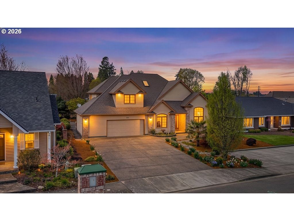 Primary listing photo, 2815 HAZELNUT DR, Woodburn, OR, 97071