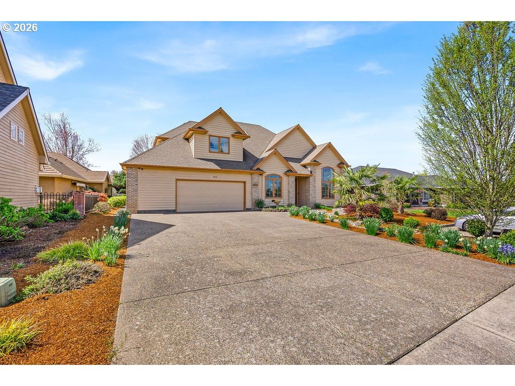 Listing photo 4 of 40, 2815 HAZELNUT DR, Woodburn, OR, 97071