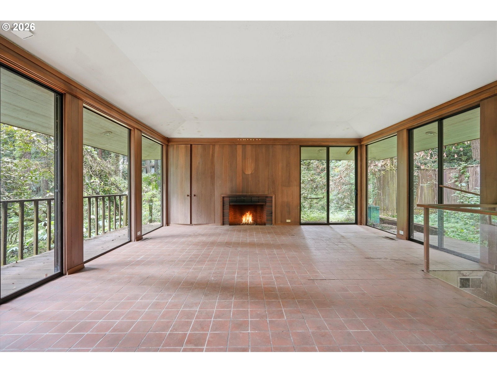 Listing photo 5 of 27, 10933 S RIVERSIDE DR, Portland, OR, 97219